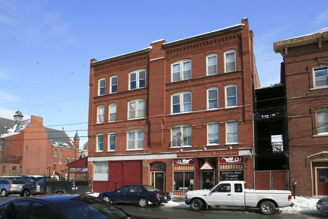 345-347 Market St in Lowell, MA - Building Photo - Building Photo