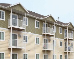 Roosevelt East in Williston, ND - Building Photo