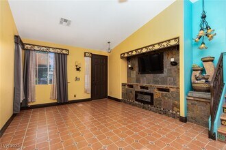 10364 Natural Springs Ave in Las Vegas, NV - Building Photo - Building Photo