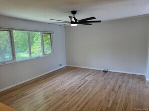 7 Mark St in Port Jefferson Station, NY - Building Photo - Building Photo