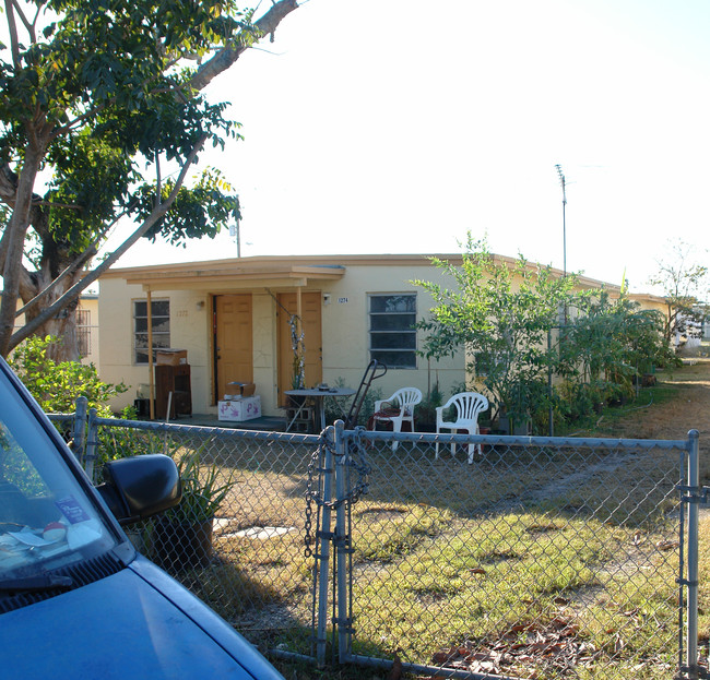 1274-1284 SW 2nd St in Homestead, FL - Foto de edificio - Building Photo