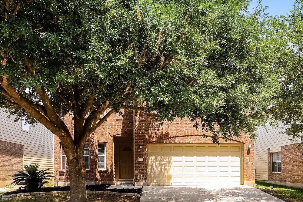 3418 Maguey Trail in San Antonio, TX - Building Photo