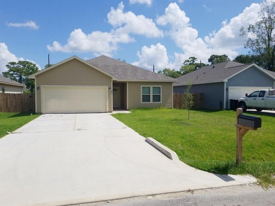 8013 Charlesmont St Photo