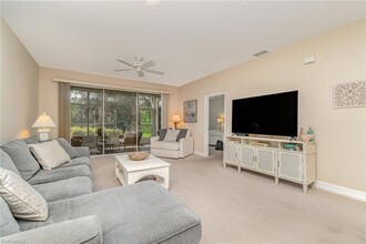 1035 Tarpon Cove Dr, Unit 1603 in Naples, FL - Foto de edificio - Building Photo