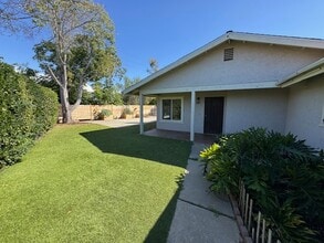 514 Dove Cir in Vista, CA - Building Photo - Building Photo