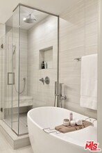 23908 De Ville Way in Malibu, CA - Building Photo - Building Photo