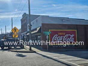 130 W Montgomery St in Villa Rica, GA - Building Photo - Building Photo