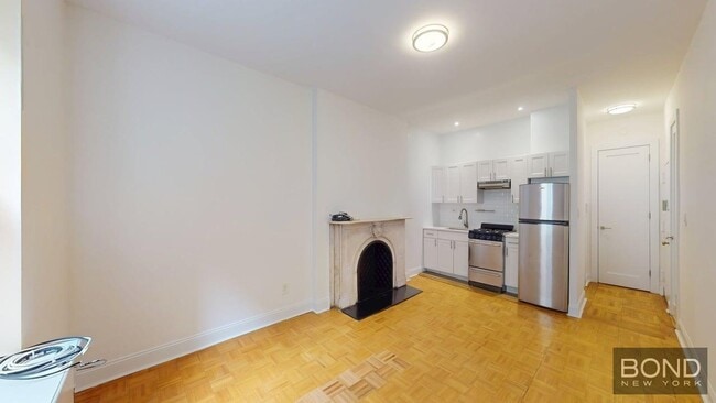 property at 147 E 72nd St