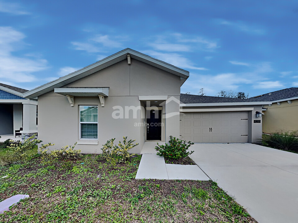 4399 Seven Canyons Dr in Kissimmee, FL - Building Photo