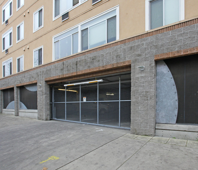 Stadium Station in Portland, OR - Foto de edificio - Building Photo