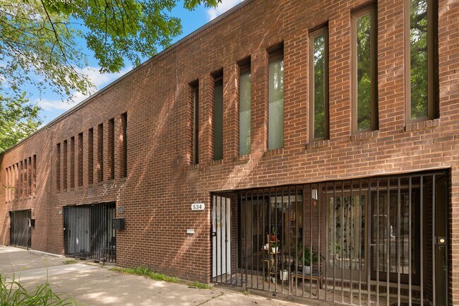 534 W Eugenie St in Chicago, IL - Building Photo - Building Photo