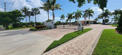 2001 Bal Harbor Blvd in Punta Gorda, FL - Building Photo - Building Photo