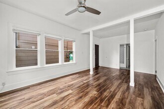4407 Stanford St in Houston, TX - Foto de edificio - Building Photo