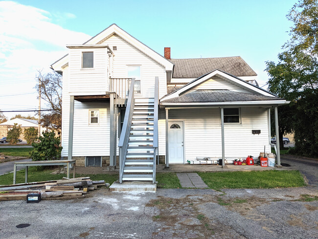 163 N Mecca St in Cortland, OH - Building Photo - Building Photo