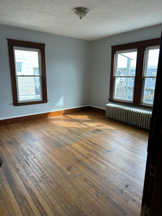 124 Pine St in Lewiston, ME - Building Photo