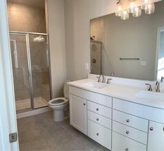 9361 Barnes Lp in Manassas, VA - Foto de edificio - Building Photo