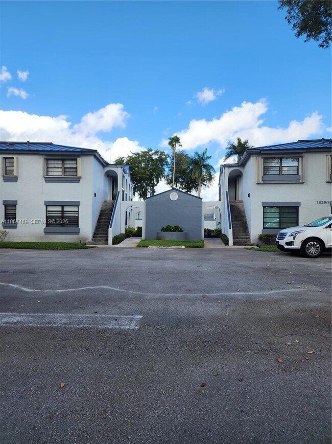 18270 Mediterranean Blvd in Hialeah, FL - Building Photo - Building Photo
