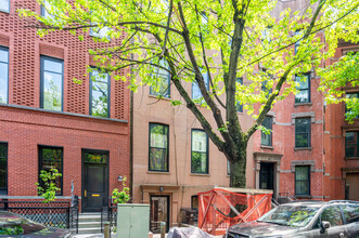 301 Hicks Street in Brooklyn, NY - Building Photo - Building Photo