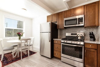 210 Lone Mountain Terrace in San Francisco, CA - Foto de edificio - Building Photo