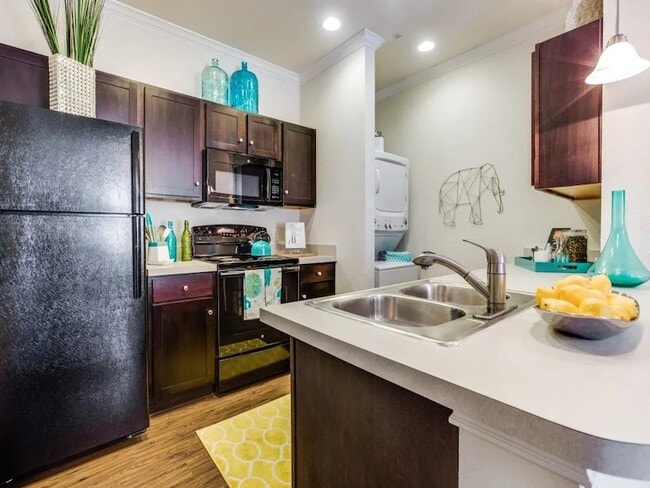 14722 Nacogdoches Rd, Unit 2203 in San Antonio, TX - Foto de edificio - Building Photo