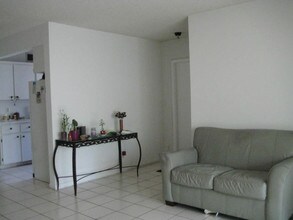 501 S J St-Unit -# 2 in Lake Worth, FL - Building Photo - Building Photo