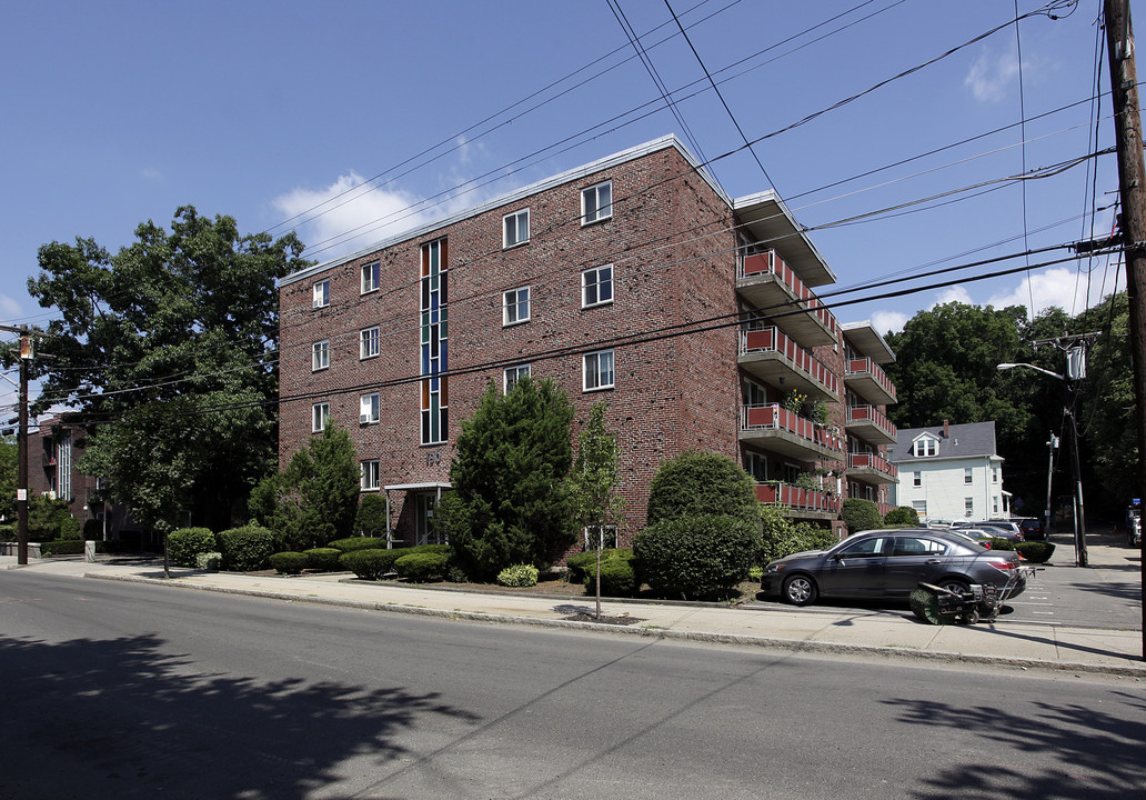 190 Mountain Ave in Malden, MA - Foto de edificio