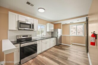 143 Center Ave in Keansburg, NJ - Building Photo - Building Photo