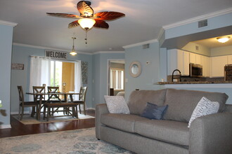 200 Scotia Dr-Unit -305 in Hypoluxo, FL - Building Photo - Building Photo