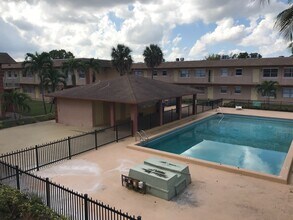 95-101 NE 41st St in Oakland Park, FL - Building Photo - Building Photo
