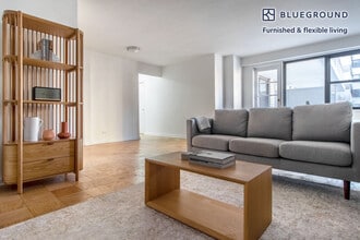 315 East 86th St in New York, NY - Building Photo - Building Photo