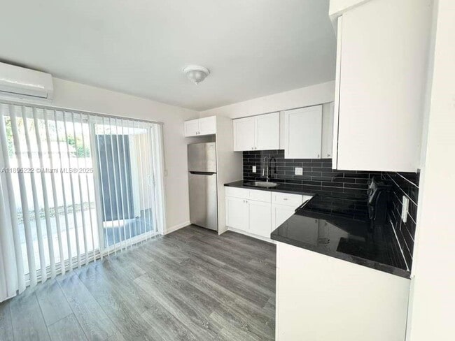 337 SE 23rd Ave in Boynton Beach, FL - Building Photo - Building Photo