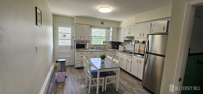 20 Columbia Pl in Sayreville, NJ - Building Photo - Building Photo