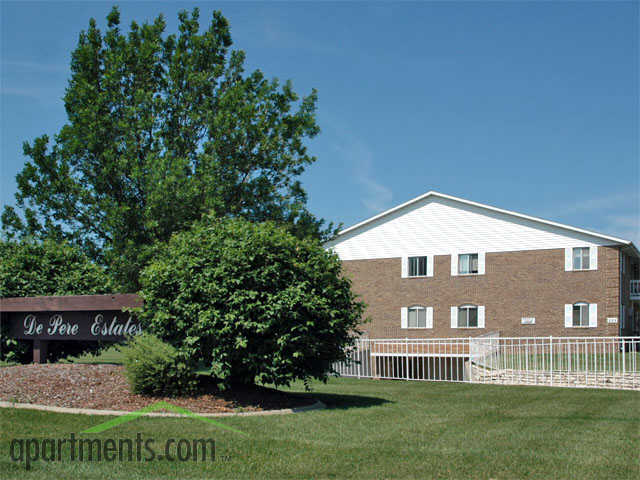 De Pere Estates in De Pere, WI - Building Photo