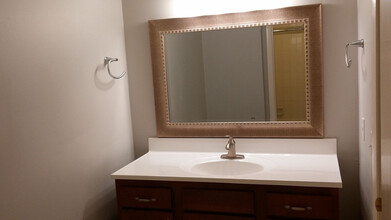 5510 Country Dr, Unit 68 in Nashville, TN - Foto de edificio - Building Photo