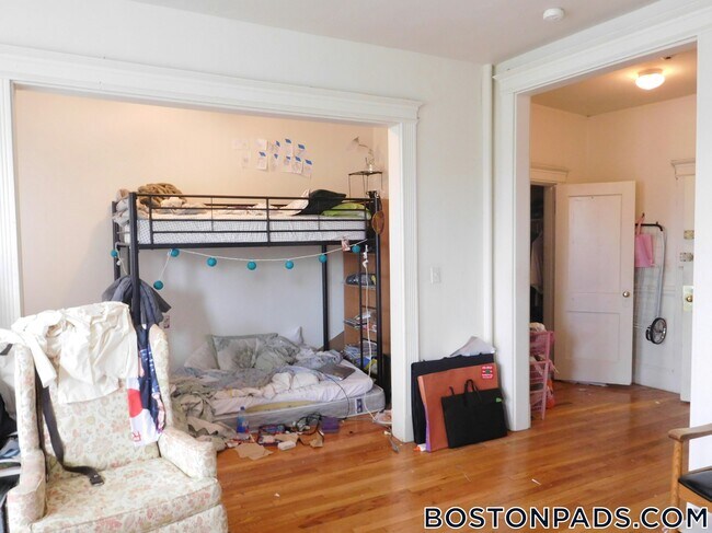 1334 Commonwealth Ave