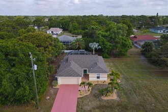 228 Wayne Rd in Rotonda West, FL - Building Photo - Building Photo