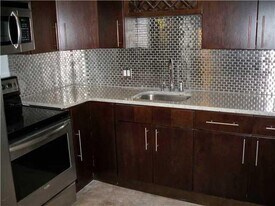 63 Marshall St, Unit REAR in Rochester, NY - Building Photo