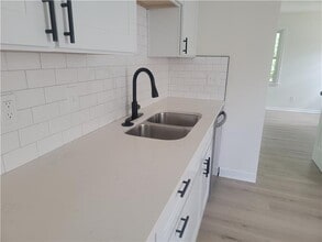 2404 Bancroft St in Columbus, OH - Building Photo - Building Photo
