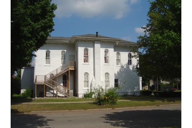 Overmyer Apartment Building in Rochester, IN - Building Photo