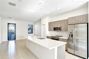 8015 NW 104th Ave-Unit -Apt 22 in Doral, FL - Building Photo - Building Photo