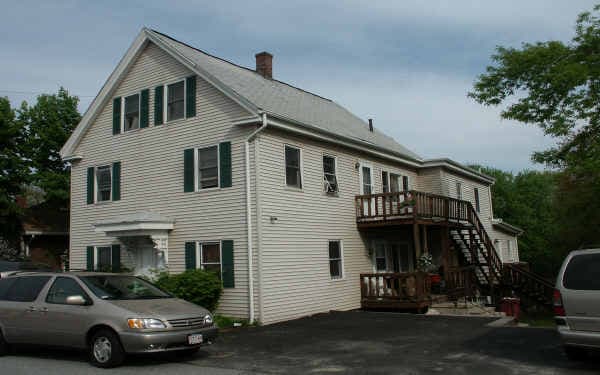 11 Station St in Billerica, MA - Foto de edificio