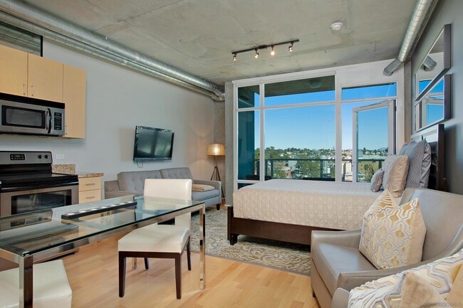 1080 Park Blvd in San Diego, CA - Building Photo - Building Photo
