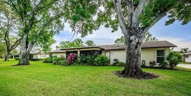 property at 1223 Queen Anne Dr