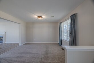 1061 Dardenne Woods Dr in O'Fallon, MO - Foto de edificio - Building Photo