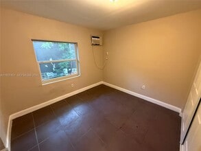 1129 NW 29th St in Miami, FL - Building Photo - Building Photo