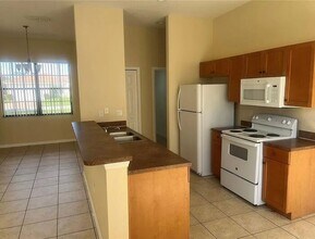404 Cinnamon Dr in Kissimmee, FL - Building Photo - Building Photo