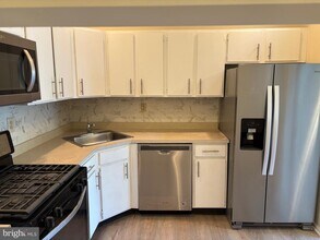 14 Lehavre Ct in Hamilton Township, NJ - Building Photo - Building Photo