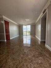 501 SW 1st St in Miami, FL - Building Photo - Building Photo