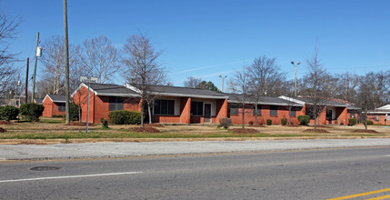 Rosedale Apartments in Tuscaloosa, AL - Building Photo - Building Photo