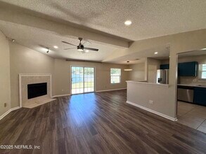 4578 Blue Stream Ln N in Jacksonville, FL - Building Photo - Building Photo